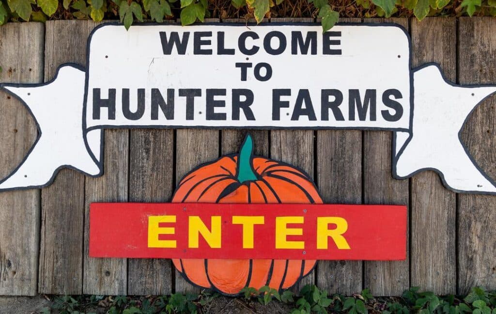 Welcome sign at Hunter Farms