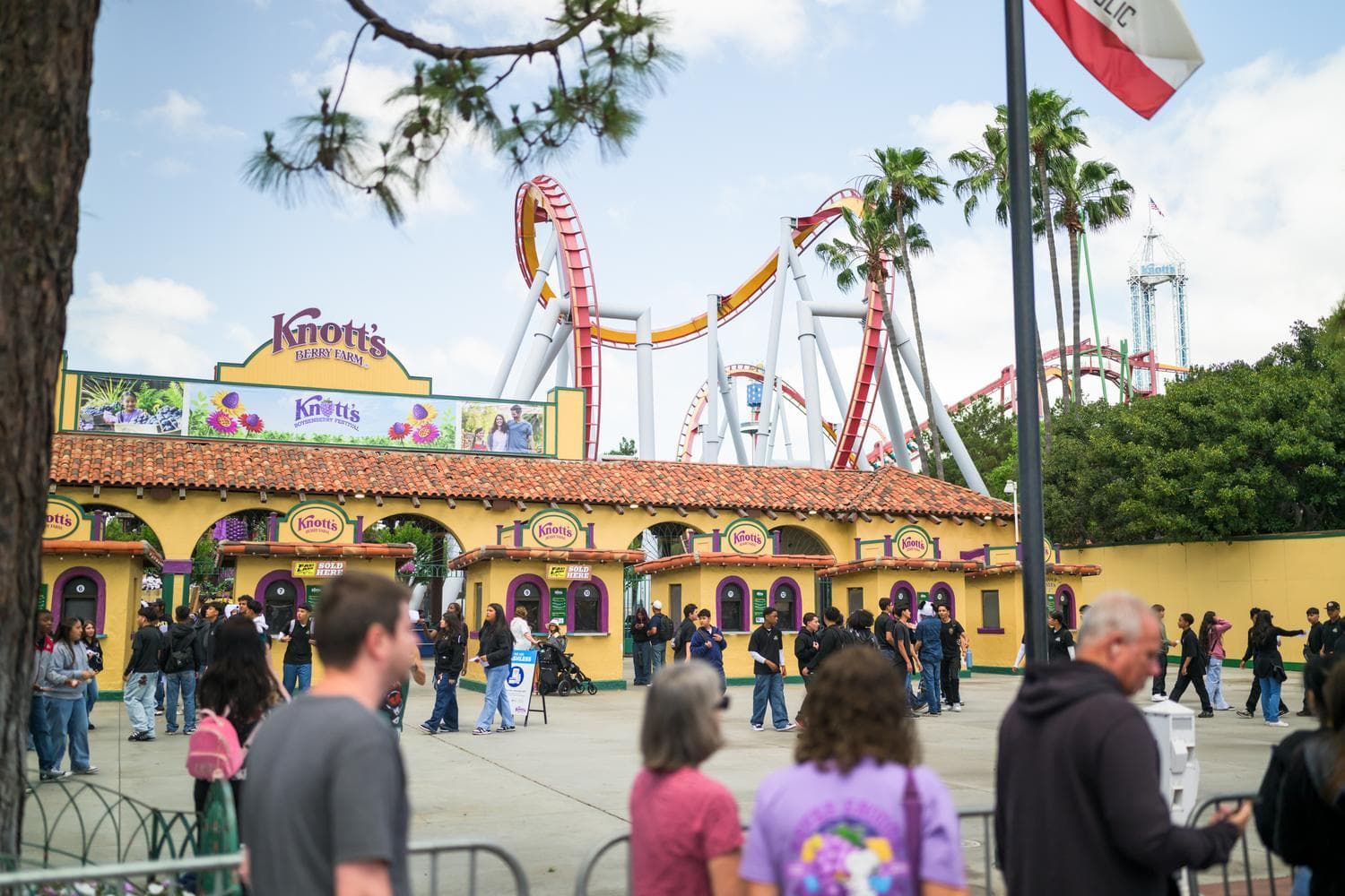 From Berry Stand to Theme Park: How Knott’s Berry Farm Came To Be