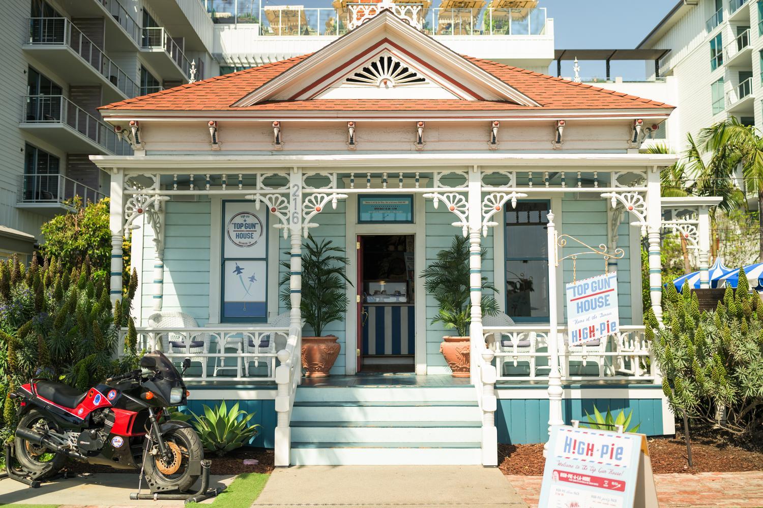 HIGH-Pie! at the Top Gun House | Oceanside, CA HIGH-Pie! at the Top Gun House | Oceanside, CA