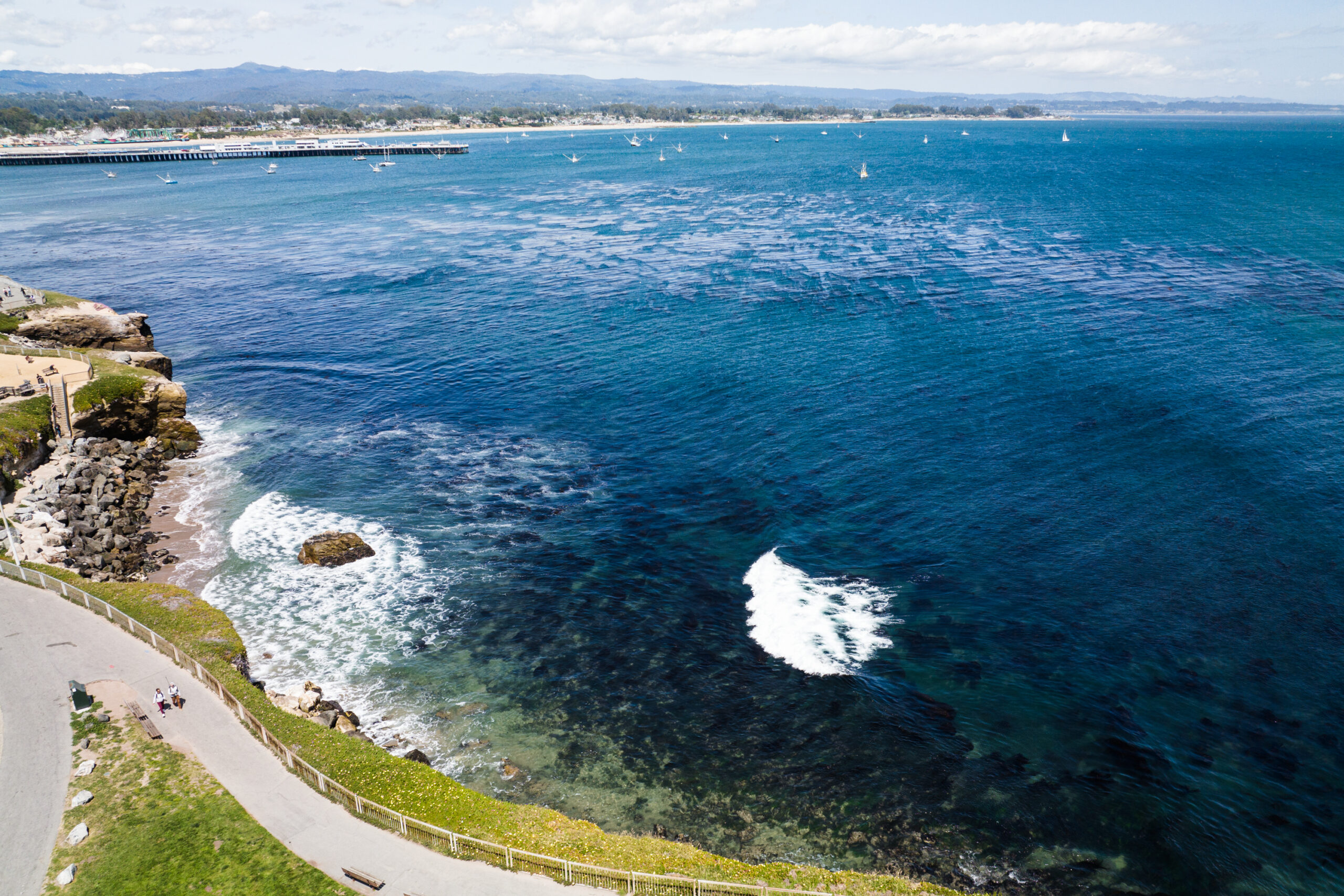 Santa Cruz - view of the ocean and pier