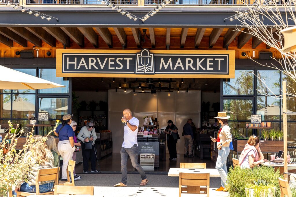 The entrance to the Harvest Market in Encinitas